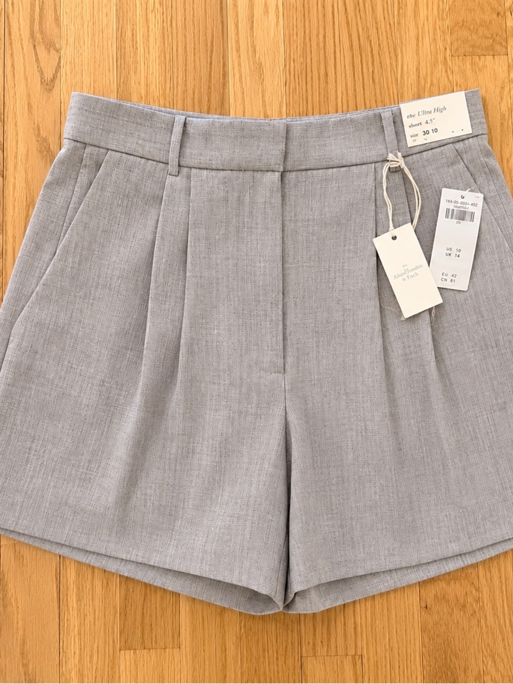 NWT Abercrombie & Fitch Sloane Tailored High Rise Shorts - Gray - Size 30
